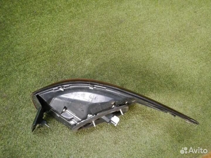 Фонарь задний наружный левый Mazda Mazda6