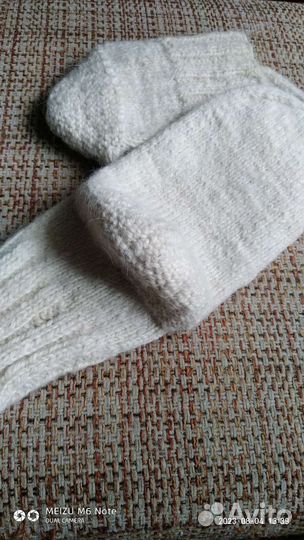 Шерстяные носки и варежки