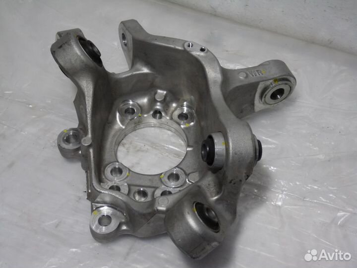 Кулак задний правый Лексус GS 350