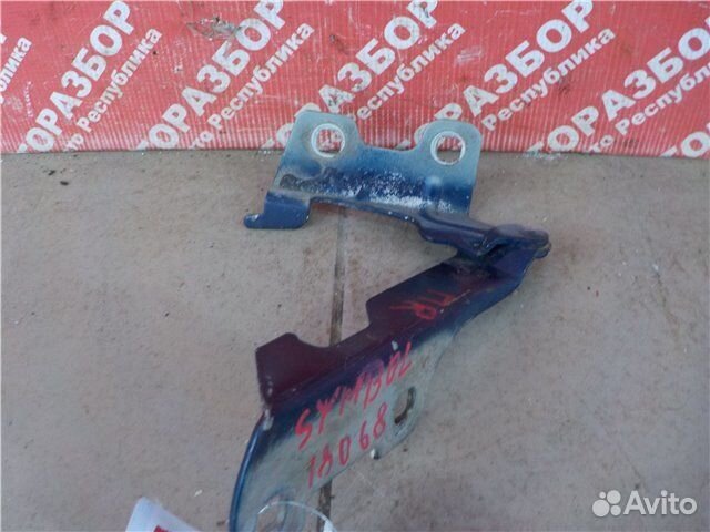 Петля капота передняя правая Renault Clio 2 LB03