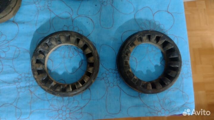 Опоры задних пружин Ford Focus I