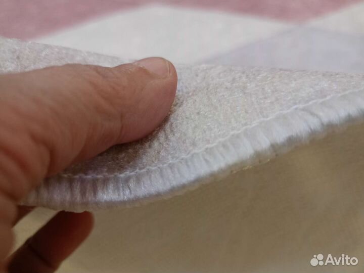 Нескользящий ковер