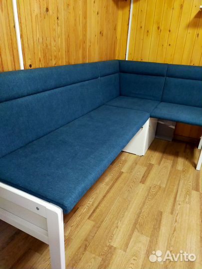 Кухонный уголок со спальным местом