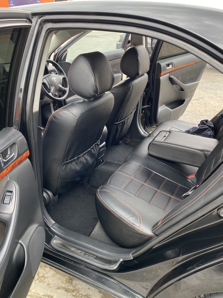 Toyota Avensis: фото владельца