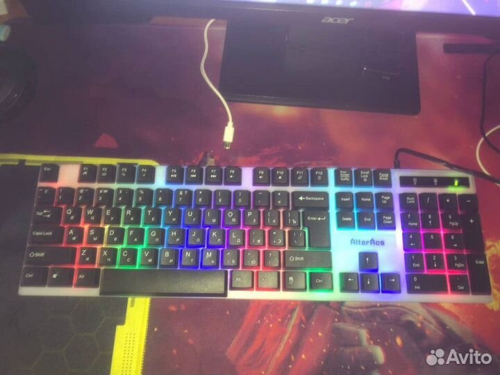 Игровая клавиатура с подсветкой