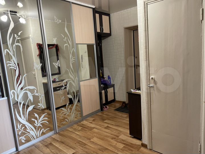 2-к. квартира, 52 м², 1/3 эт.