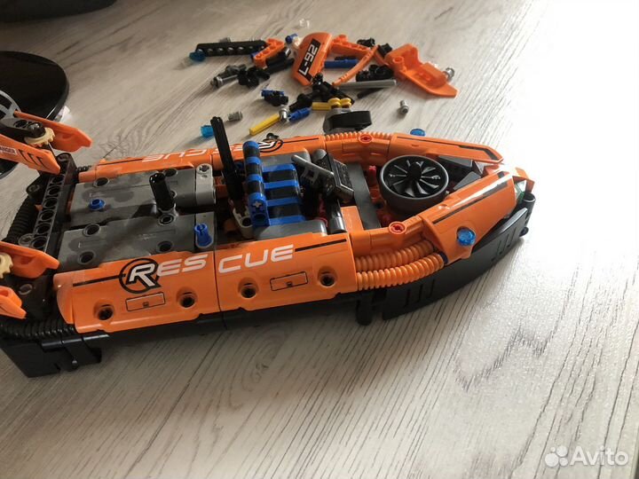 Lego technic 42120-Катер