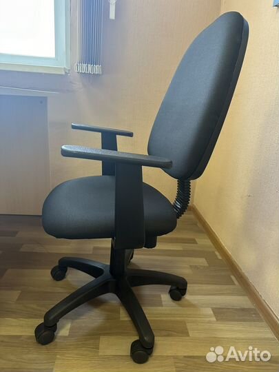 Компьютерное кресло