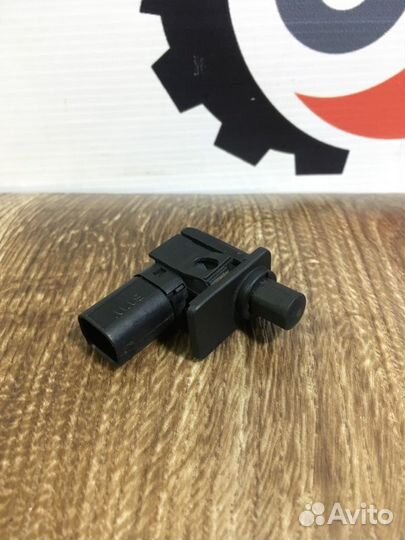 Контактный выключатель Bmw 5 E60 2.5 N52 2009