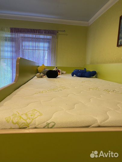 Двухярусная кровать