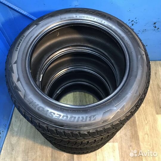 Bridgestone Blizzak DM-V2 235/60 R18
