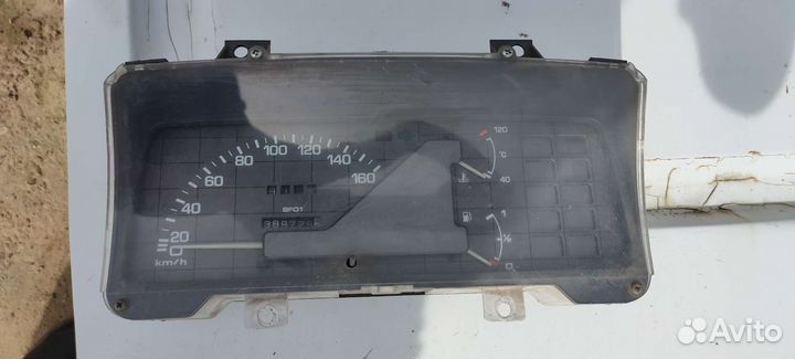 Щиток приборов (приборная панель) Mazda E2200