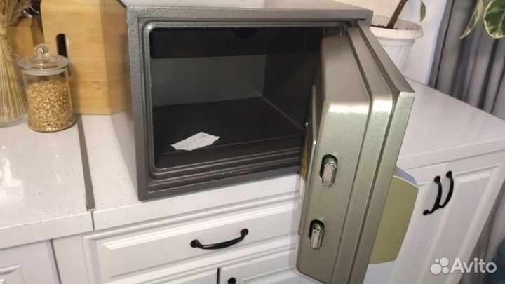 Сейф отличный