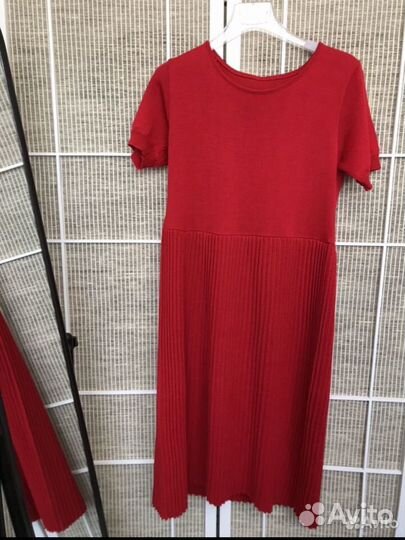 Платье красное