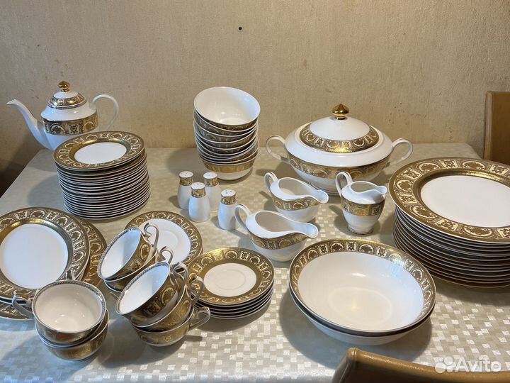 Сервиз столовый золотой 20 персон