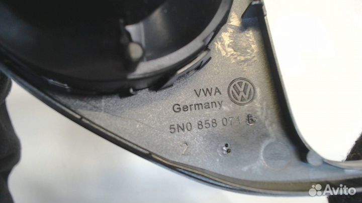 Рамка под магнитолу Volkswagen Tiguan, 2014