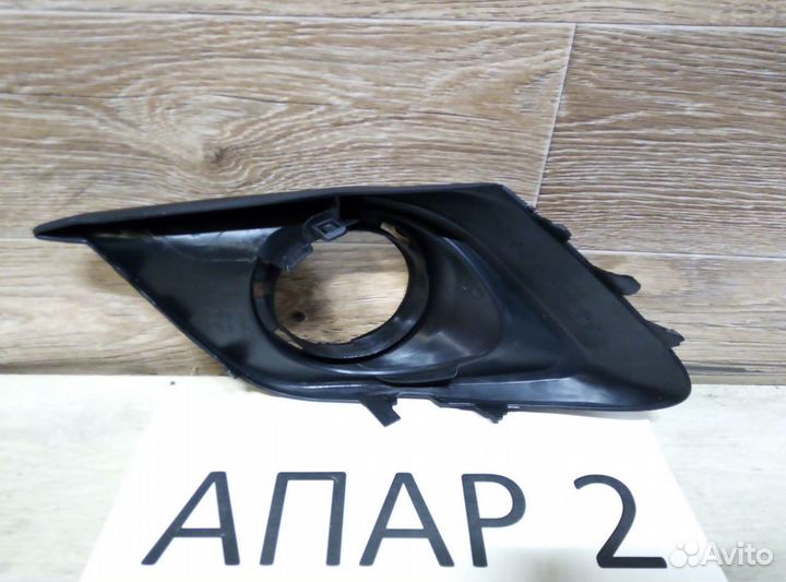Окантовка противотуманной фары правая Mazda 3