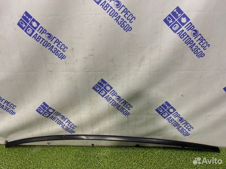 Молдинг крыши левый Renault Fluence седан 1.6 K4M