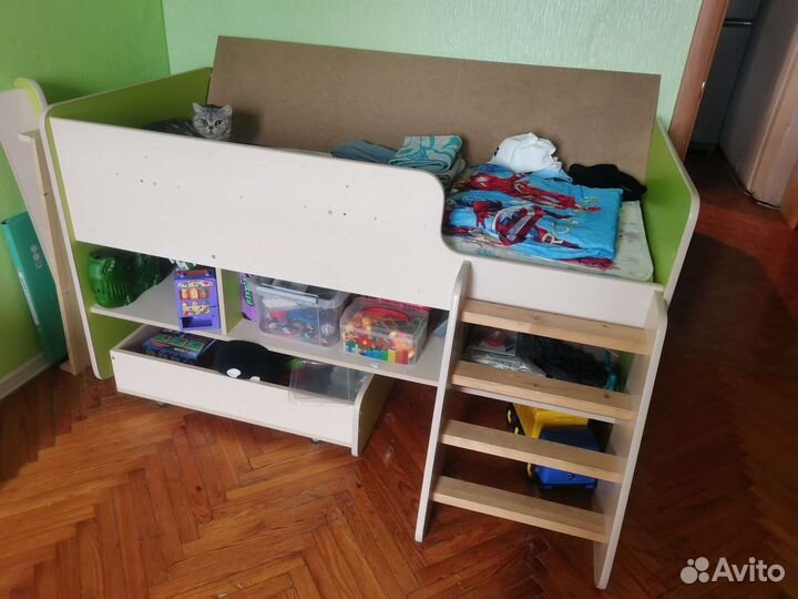 Детская кровать с матрасом