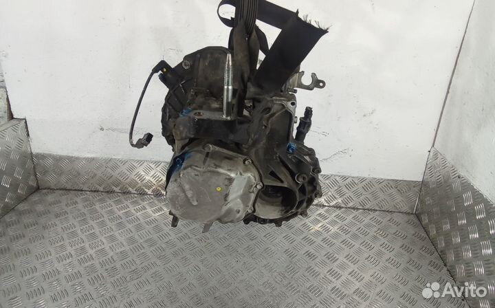 МКПП (механическая коробка переключения передач) C