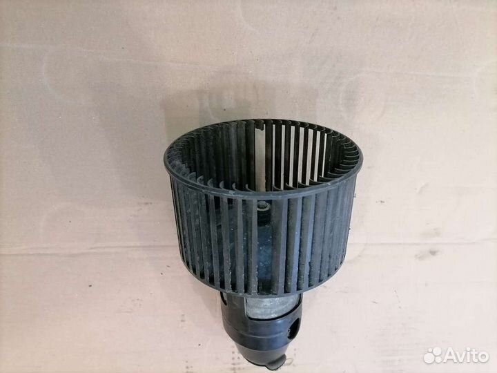 Моторчик печки ауди 100/ А6/ V8