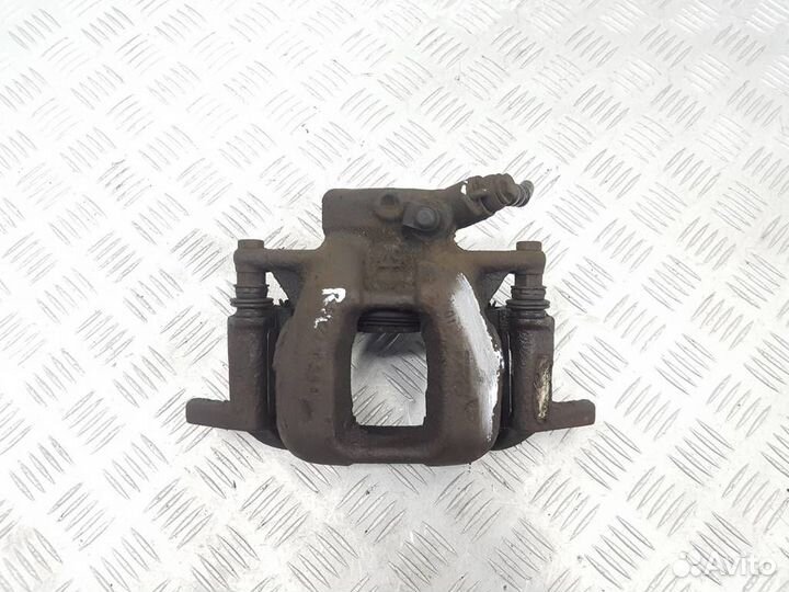 Суппорт передний левый Peugeot 407