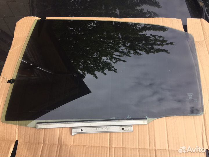 Стекло на тойота Камри v40