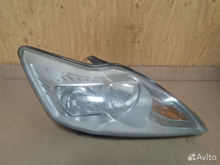 Правая передняя фара Ford Focus 2
