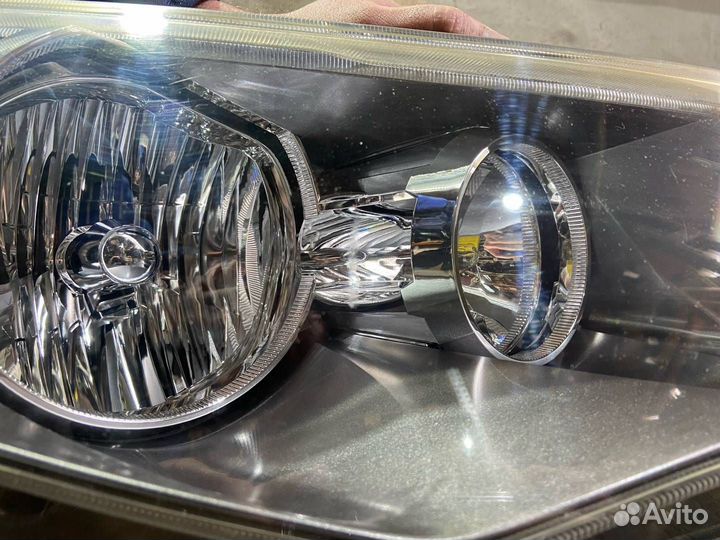 Фара Ксенон прав. Mitsubishi Outlander 2 2006