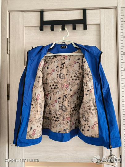 Ветровка женская