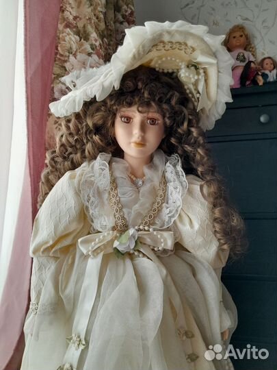 Кукла фарфоровая коллекционная большая