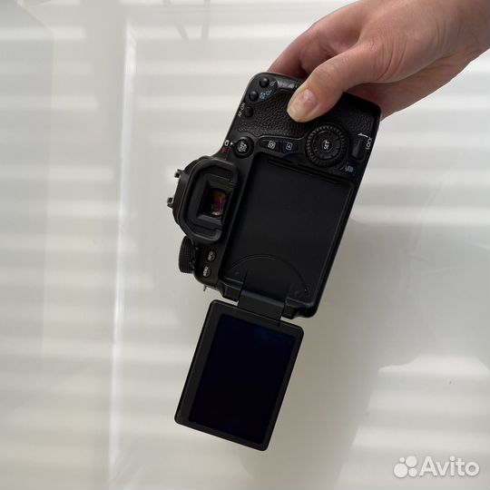 Зеркальный фотоаппарат