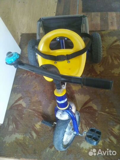 Трехколесный велосипед