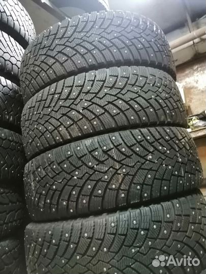 Pirelli Scorpion Ice Zero 2 215/60 R17