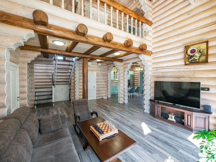 Дом 200 м² на участке 10 сот.