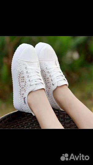 Кроссовки новые
