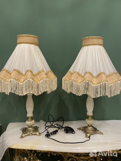 Светильник настольный с ониксом