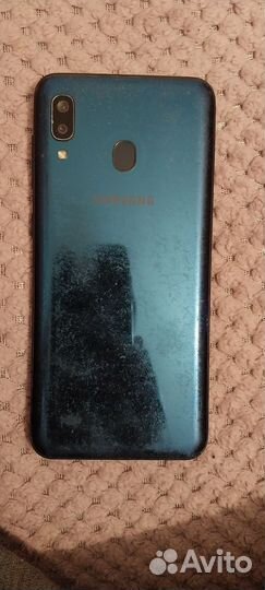 Samsung Galaxy A20, 3/32 ГБ