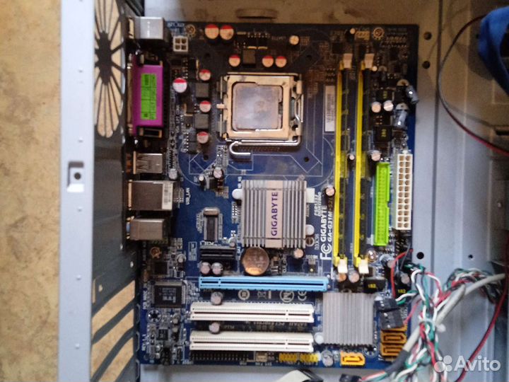 Материнская плата Gigabyte 775 с процессором