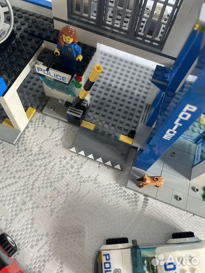 Lego city полицейский участок