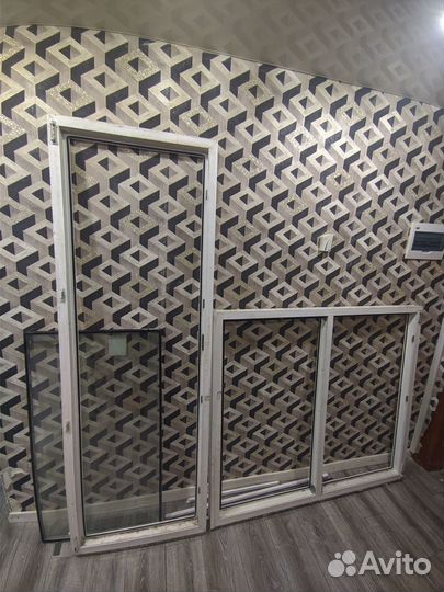 Продам оконный блок (пластиковый), на балкон