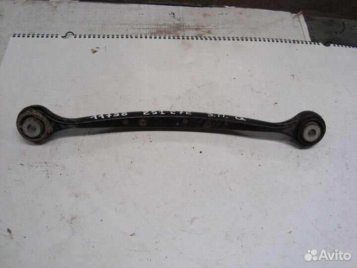 Тяга верхняя поперечная правая W251 M272