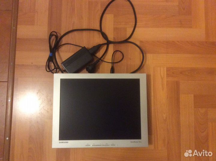 Монитор Samsung Syncmaster 152S