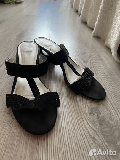 Босоножки женские