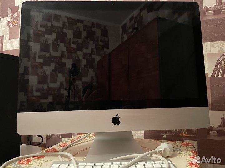 Компьютер iMac - 2011 год