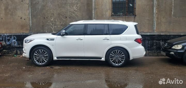 Infiniti QX80 5.6 AT, 2018, 65 000 км