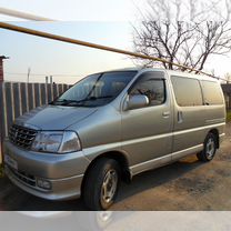 Toyota Grand Hiace 3.0 AT, 2001, 250 000 км, с пробегом, цена 1 800 000 руб.