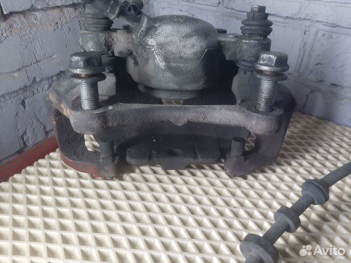 Audi Q5 Передний тормозной суппорт