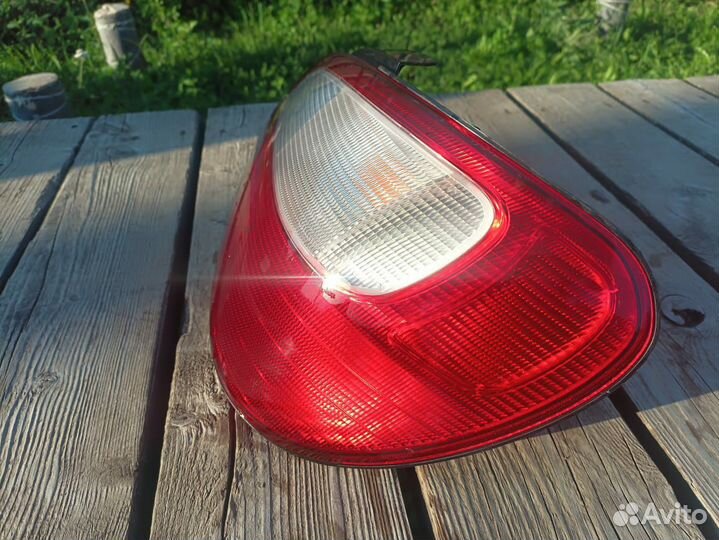 Фонарь задний правый Subaru Impreza