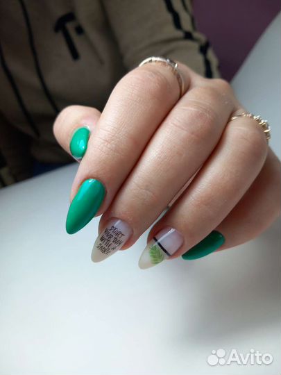 Модель на маникюр